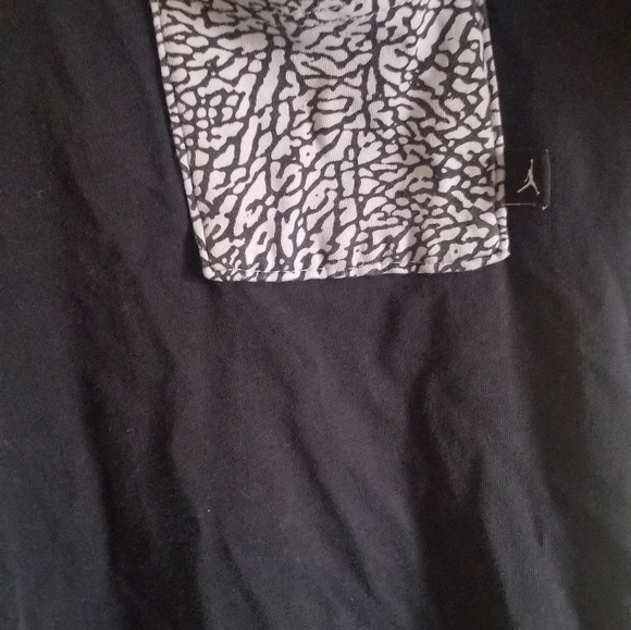 Jordan white and black shirts - Picture 5 of 7